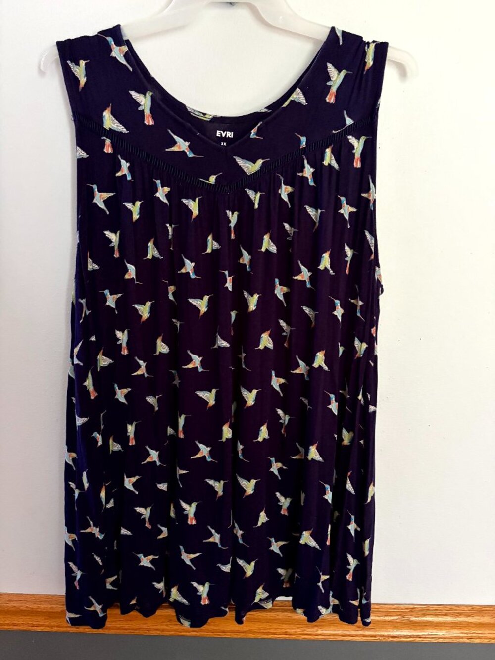 Evri Women's Sleeveless blouse Tank top Flowy Plus Size 2X Birds